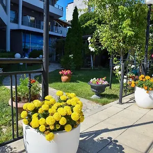Devora 1 & Bar & Restaurant Apartment